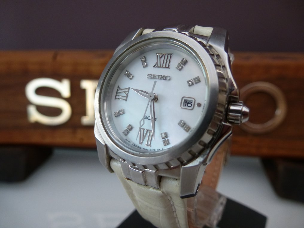 Seiko - "President" Lady Watch - Nincs minimálár - 7N82 Mother Of Pearl Dial & Swarowski elements - Női - 2010-2020 #1.0