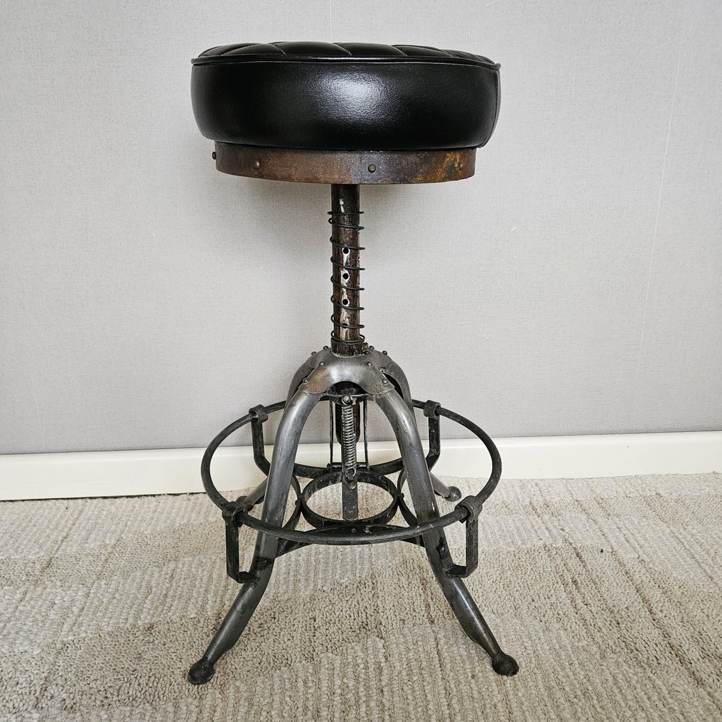 Stool - height adjustable - Leather, Iron #1.0