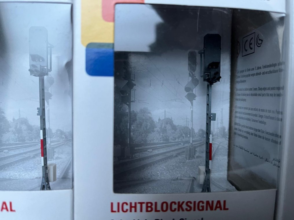 Märklin H0 - 74391, 74380 - Signals (4) - Start-up set signals - light block signals and light preliminary signals. #1.0