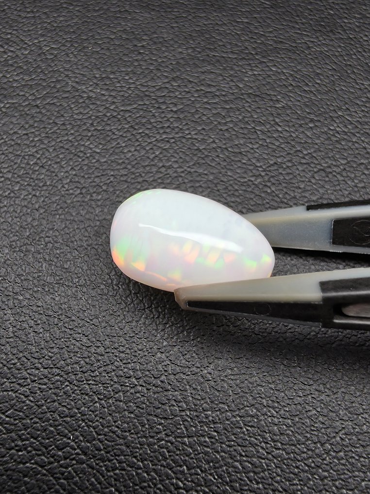 5.1克拉天然白色欧泊 弧面形 - 高度: 14.2 mm - 宽度: 9.8 mm- 1.02 g #4.3