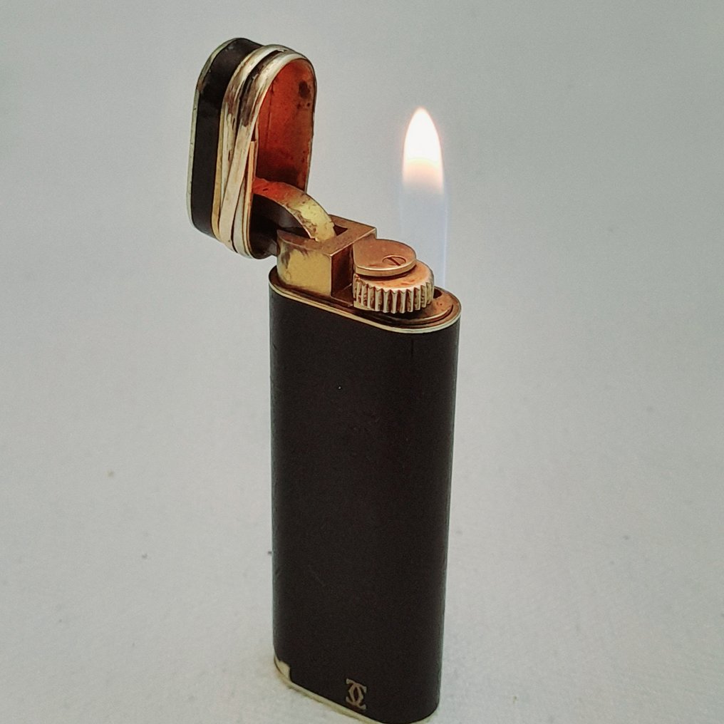 Cartier - Oval - No reserve price - Lighter - Gold-plated, Lacquer #1.0