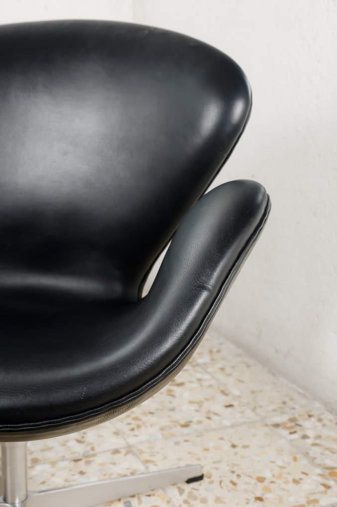 Fritz Hansen - Arne Jacobsen - Πολυθρόνα - Swan Chair - Αλουμίνιο, Δέρμα - Οικόπεδο 1/2 #3.2