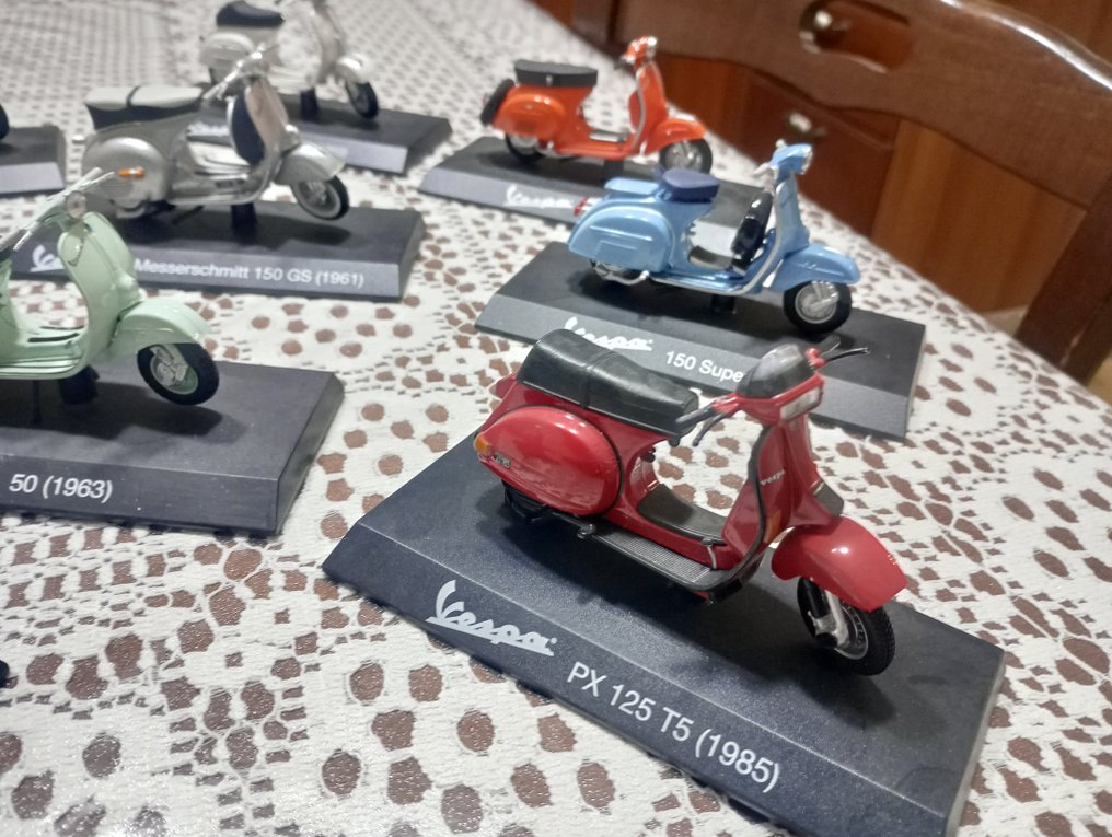 Altaya 1:24 - Modellmotorrad  (10) - Vespa vari modelli #2.1