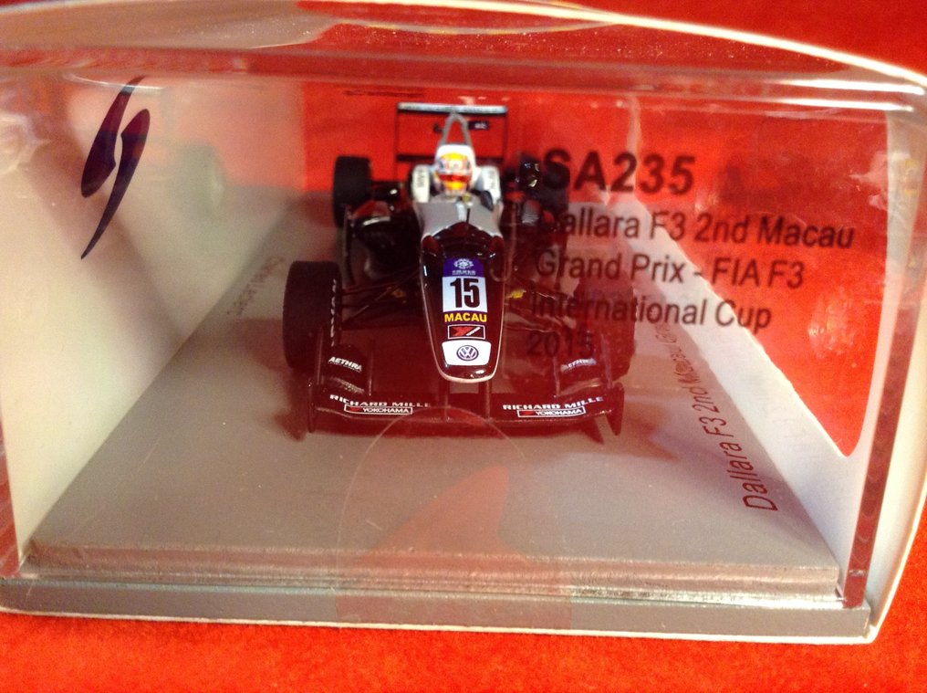 Spark 1:43 - Rennwagenmodell - ref. #SA235 Dallara F312 VW 2° Macau F3 Grand Prix 2015 #15 Charles Leclerc - Ausgezeichnete Qualität - Limitierte Auflage - Heute schwer zu finden - nummeriert #092 von nur 300 #2.1