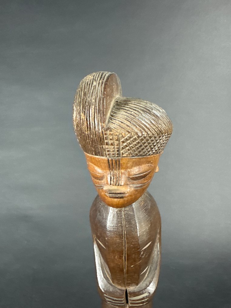 Man - Statue - Lwena-Tshokwe - Kongo #1.0