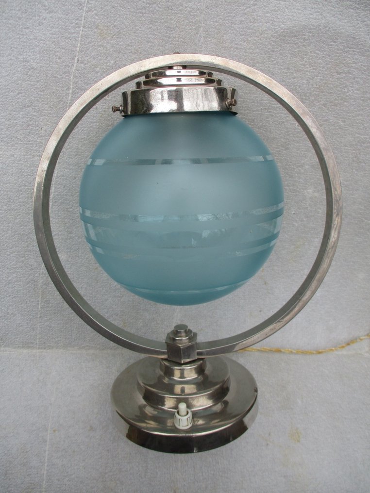 Lamp - Art Deco. Chromed metal from around 1935-1940. #1.0