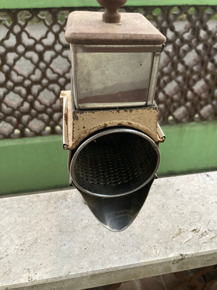 Industriële apparatuur - 1/3 - Oostenrijk - kaasrasp #3.2