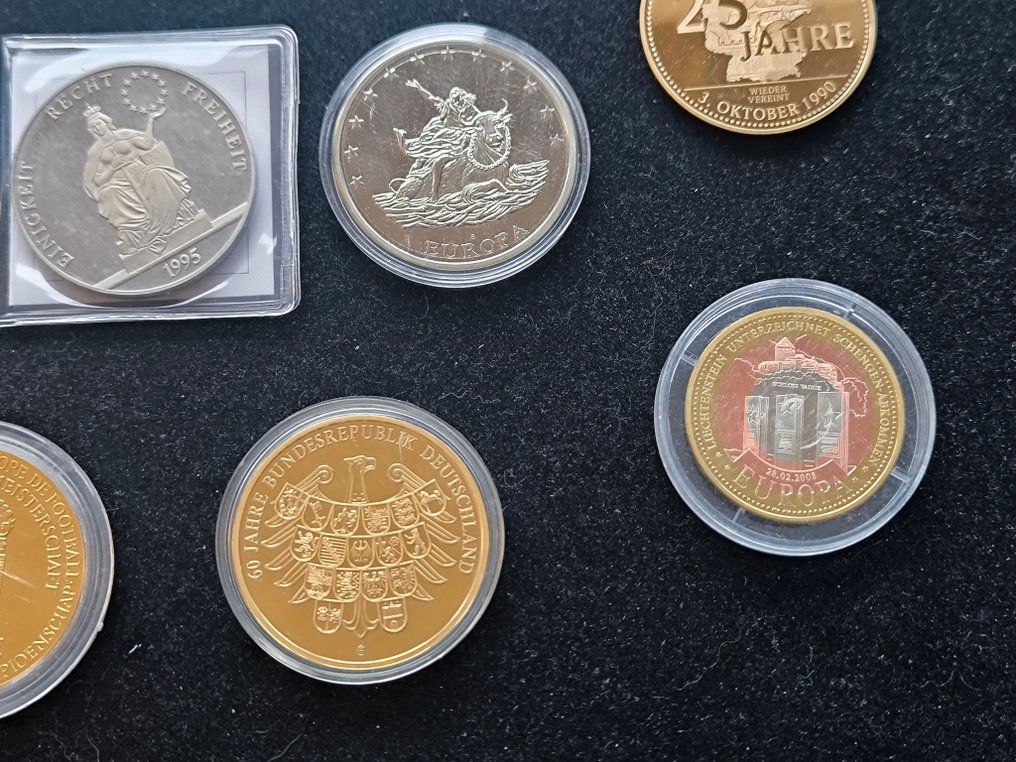 World. Lot of 16 coins  (No reserve price) #4.3