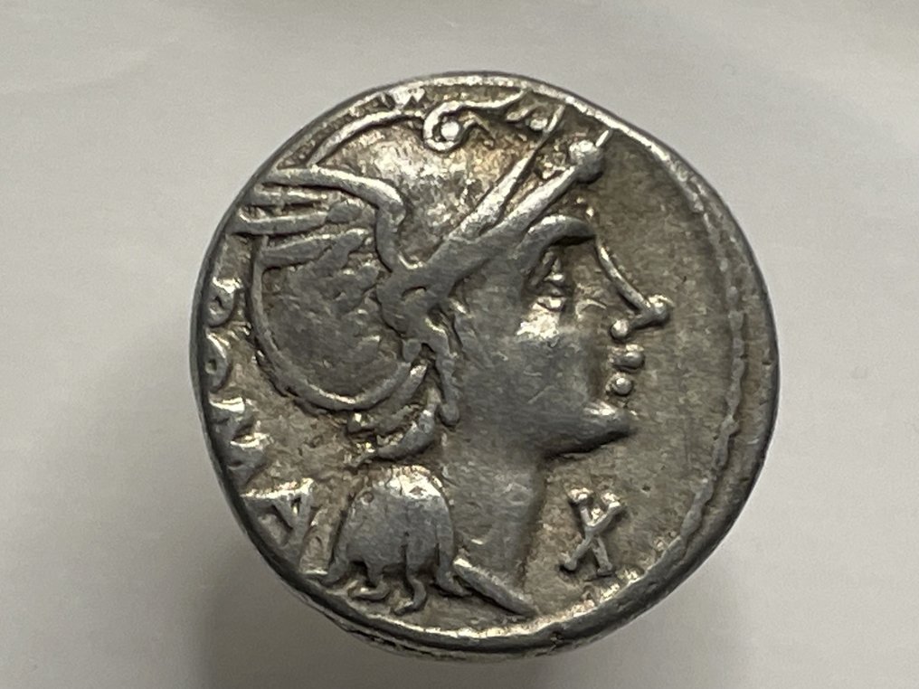Rooman tasavalta. L. Flaminius Chilo, 109-108 BC. Denarius Rome #2.1