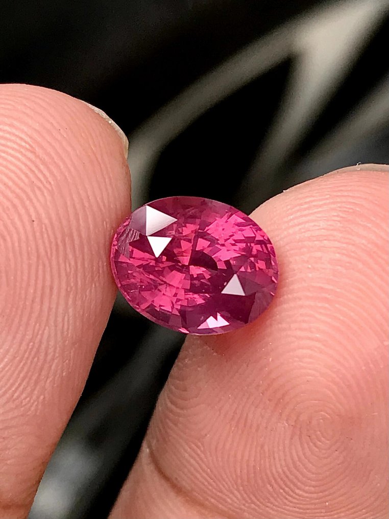 χωρίς τιμή ασφαλείας - 1 pcs  Μωβ, Ροζ Σπινέλιος  - 3.20 ct - Εργαστήριο Guild Gem - Ζωντανό ροζ Μάχενγκ Σπίνελ #3.2