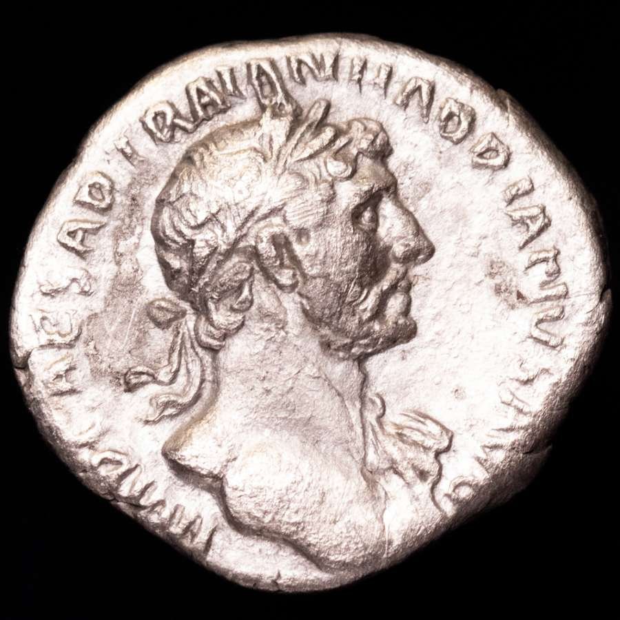 Empire romain. Hadrien (117-138 apr. J.-C.). Denarius Rome mint, AD 119-122. P M TR P COS III, Concordia seated left, holding patera in right hand.  (Sans prix de réserve) #1.0