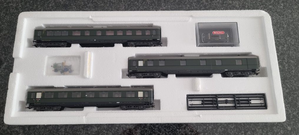 Märklin H0 - 43229 - Σετ επιβατικού τρένου μοντελισμού (1) - Adenauer σύνολο - DB #3.2