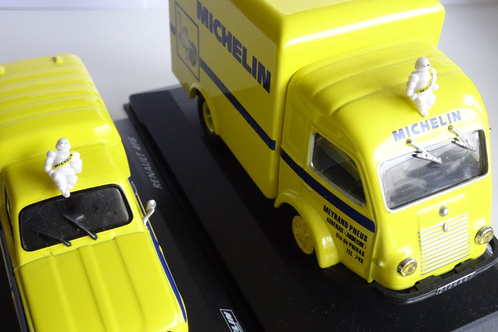 1:43 - Modellauto  (2) - Renault Galion / Renault 4F6 #1.0