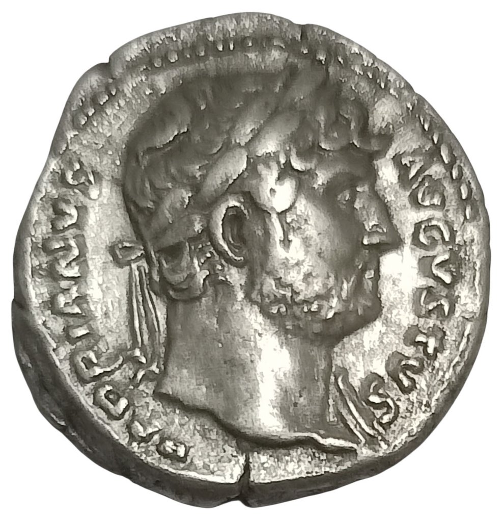 Impero romano. Adriano (117-138 d.C.). Denarius Rome - Roma seated left #1.0