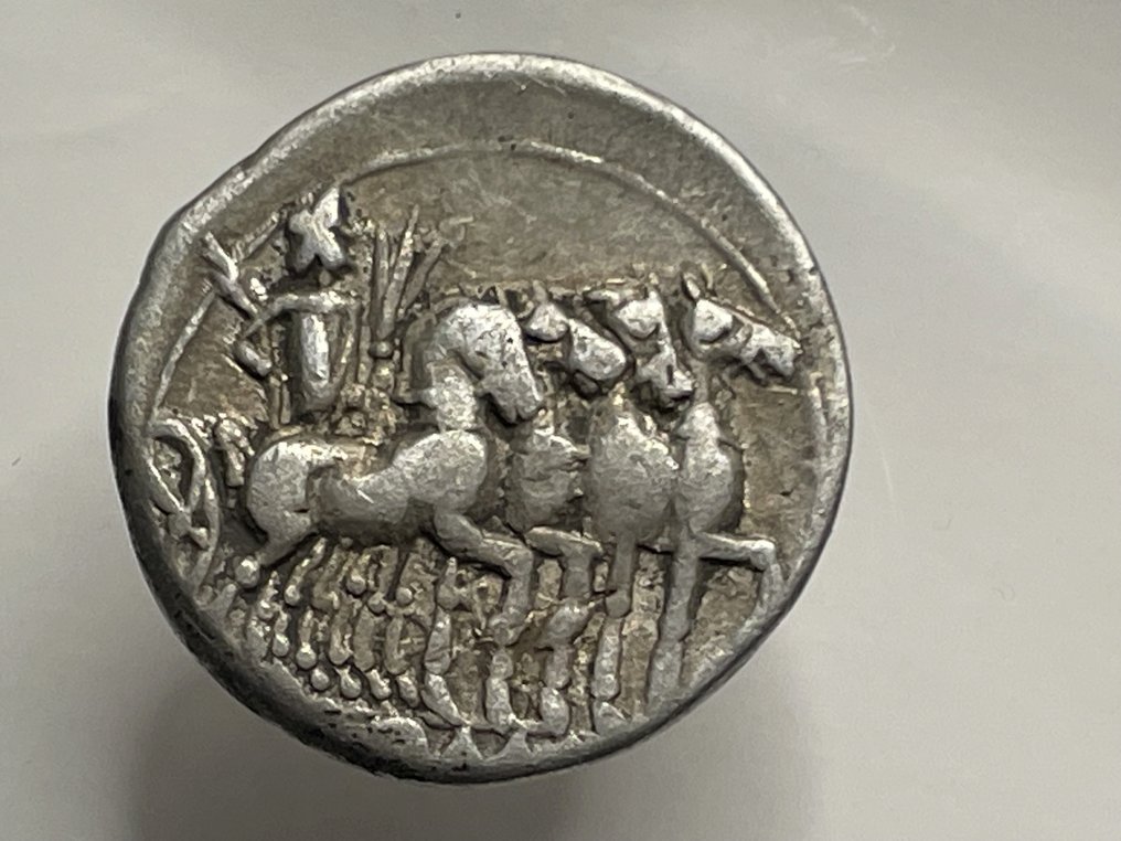 Ρωμαϊκή Δημοκρατία. M. Vargunteius, 130 BC. Denarius Rome #3.2
