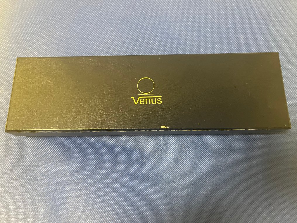 VENUS - classico la chaux de fonds - Nincs minimálár - D-2449 - Uniszex - 1990-1999  #3.2