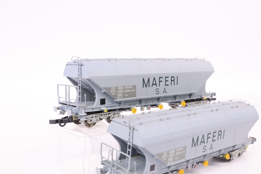 B-Models H0 - Model train freight carriage (2) - Two silowagens 'Maferi'. - NMBS #2.1