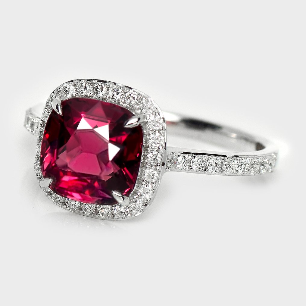 没有保留价 - 订婚戒指 - 14K包金 白金, HRD 2.43 克拉 未处理 强烈红色 -  2.70ct. tw. 石榴石 - 钻石 #2.1