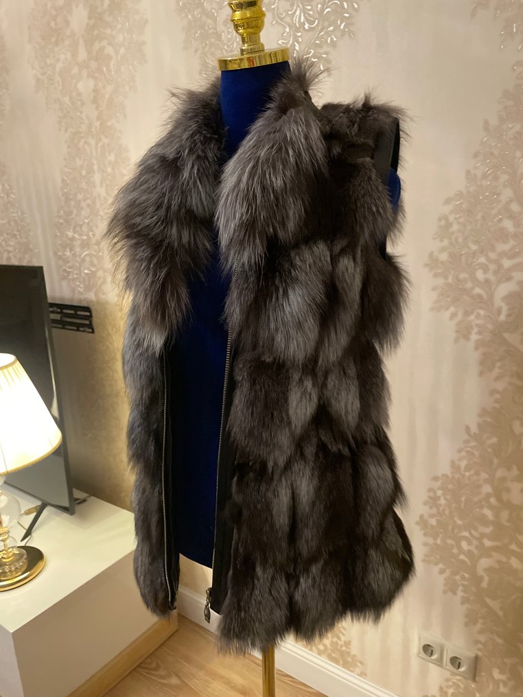 Artisan Furrier - Coat #2.1