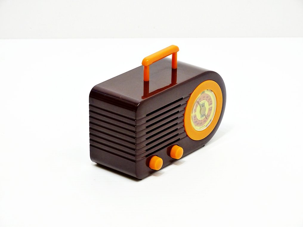 FADA - Modello "115 Bullet" del 1940 收音機 #3.2