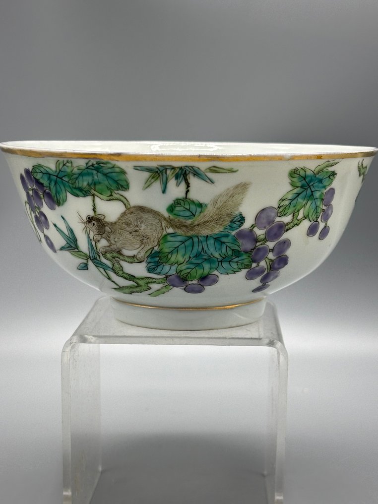Bowl - Porcelain - Squirrel and grapes #1.0