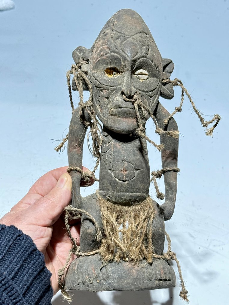 一组位于Sepik地区的两个精神形象 - 西巴布亚  (沒有保留價) #3.2