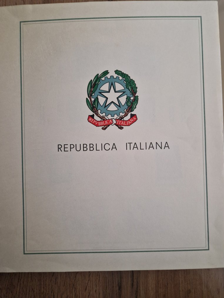 Ιταλία 1980/1990 - Ιταλική Δημοκρατία. Ολοκληρες σειρές 1980/90, άθικη γόμα. Σε άλμπουμ Marini με φάκελο και θήκη. #1.0