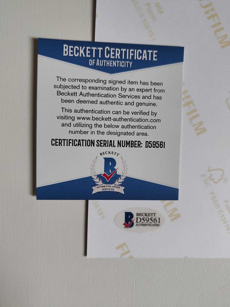 X-Men - Ian McKellen (Magneto) - Signed 8x10 Photograph - Beckett COA #1.0