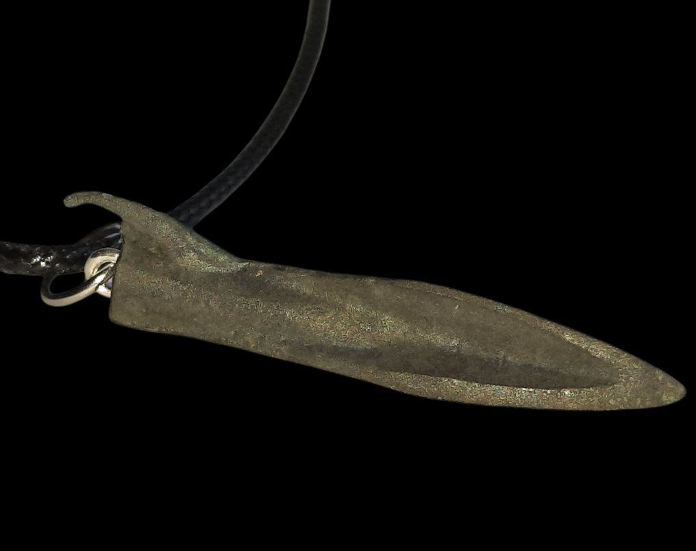 Scythian Pendant of a bronze arrowhead. Excellent condition. (No reserve price) #3.2