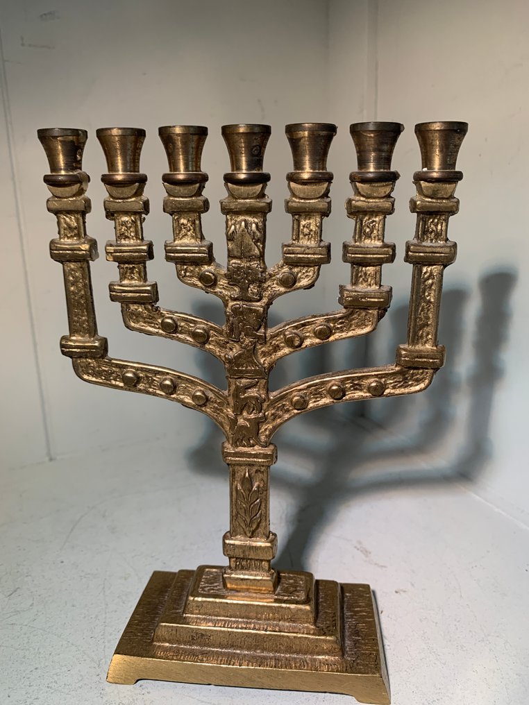 Messing Antiek zevenarmige Menorah (kaarsenhouder) - Religieus Jodendom tbv Eredienst - Kaarsenhouder - Messing #1.0