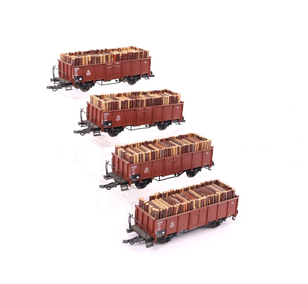 Roco H0 - Vagón de tren de mercancías a escala (4) - cuatro camiones abiertos con carga de madera - DB #1.0