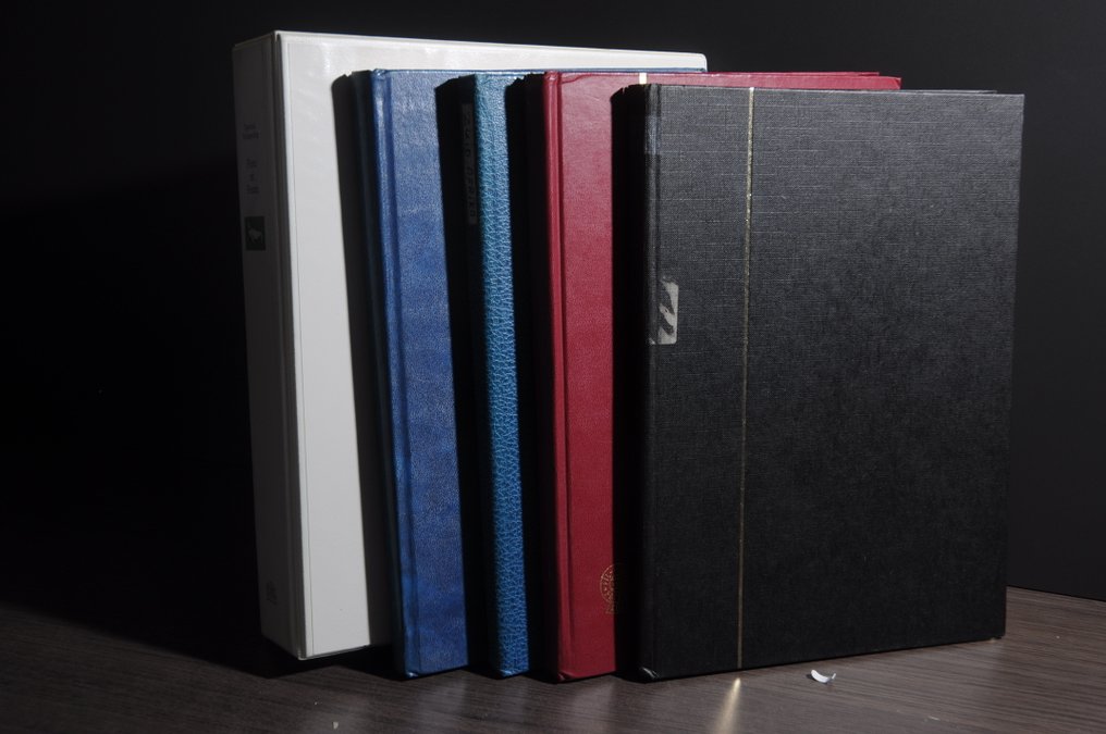 Thematic  - Collection with diverse themes in stock books and a special Edel album 'Flora & Fauna'. #1.0