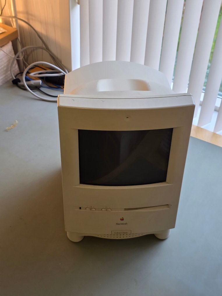 (NO RESERVE) Apple Color Classic (Mystic upgrade) - Macintosh #2.1