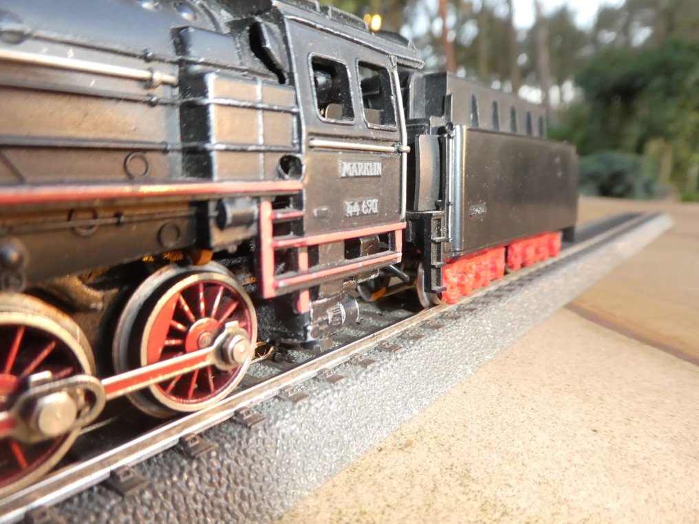 Märklin H0轨 - 3047 - 带煤水车的蒸汽机车 (1) - 重型货运蒸汽机车 BR 44，配备 Telex - DB #4.3