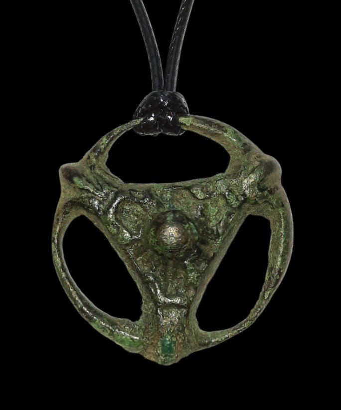 Viking Era A pagan bronze amulet with three animal heads in the Borre style, Viking Age. In excellent (No reserve price) #1.0