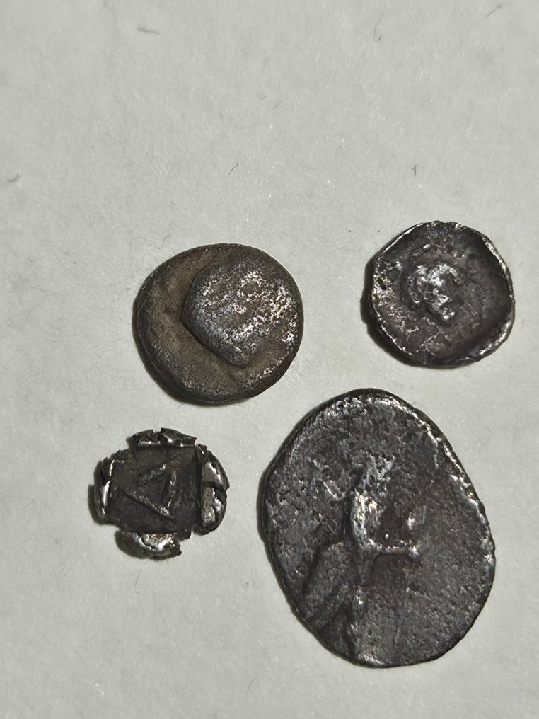 希腊(古代) Lot of 4 silver coins 5th-4th century BC (没有保留价) #3.2