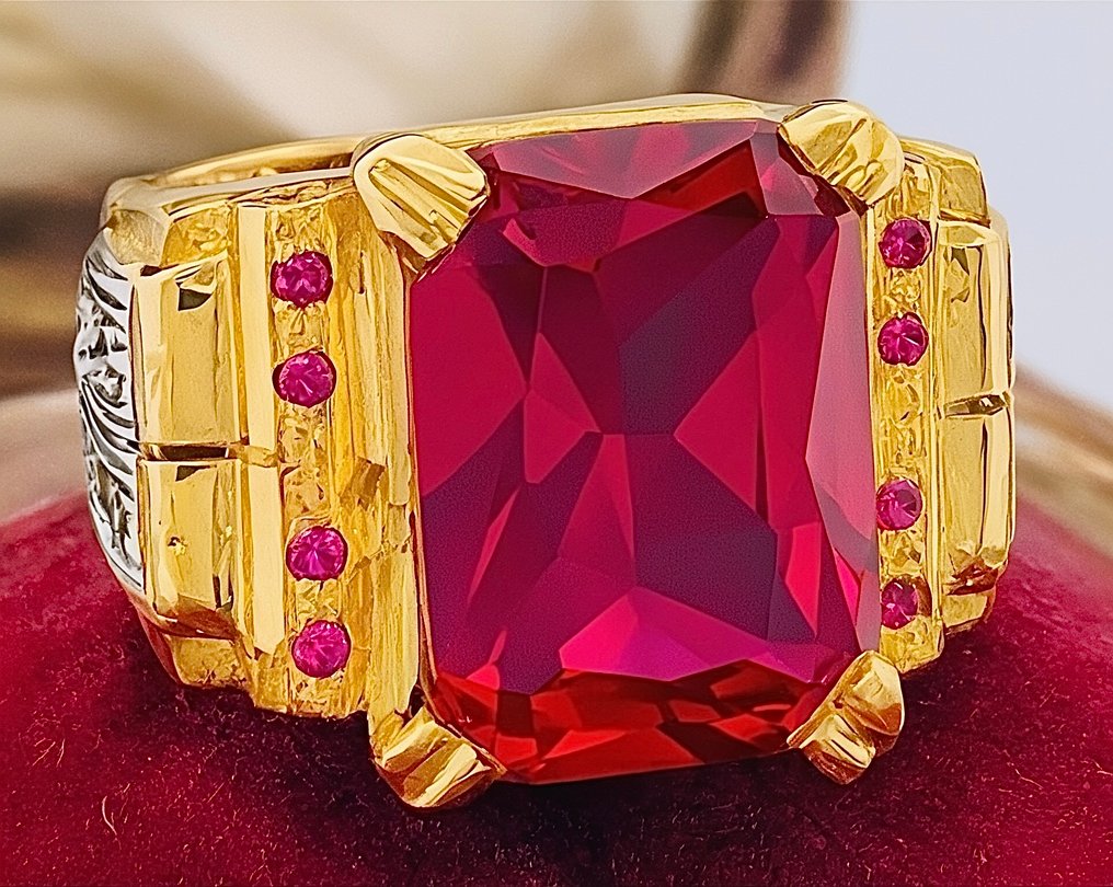 Ingen mindstepris - Ring - 9 kt. Gulguld, Sølv Rubin - Diamant #3.2