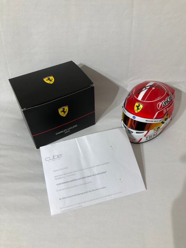 Ferrari - Formula Uno - Charles Leclerc - 2025 - Skala 1/2 Hjelm  #1.0
