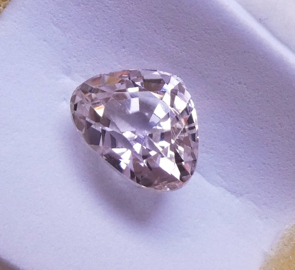 Ei pohjahintaa Kunziitti  - 5.26 ct - Instituto Gemólogico Español (IGE) #2.1