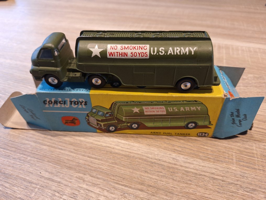 Corgi 1:43 - Model pojazdu wojskowego - Corgi Major Toys 1134 Army Fuel Tanker, Boxed #1.0