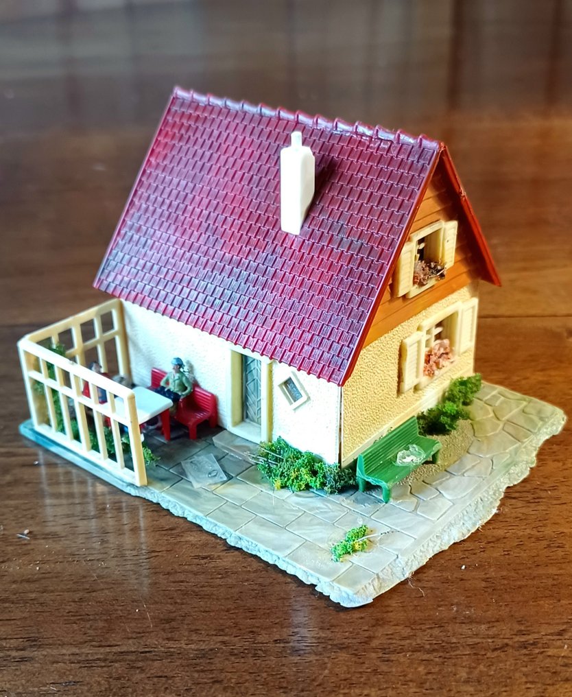 Faupe, Auhanger. Made in Germany, Faller H0 - Τρένο μοντελισμού (5) - 2 σπίτια προαστιακής κατοικίας, 2 εμπορικά κτίρια, 1 αίθουσα αναμονής - δεκαετίες του 1960 - DB #2.1