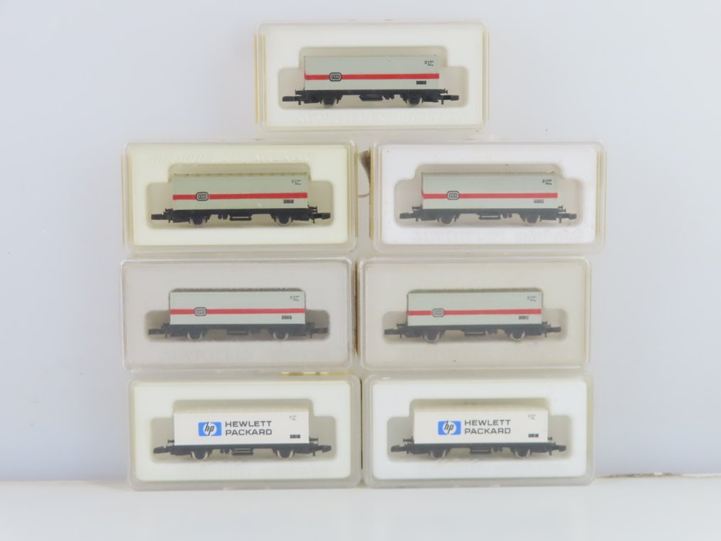 Märklin Z - 8615/8618 - Modellbahn-Güterwagenset (7) - 7x 2-achsige Containerdraagwagen mit Container 'Hewlett Packard' und 'DB'. - DB #1.0