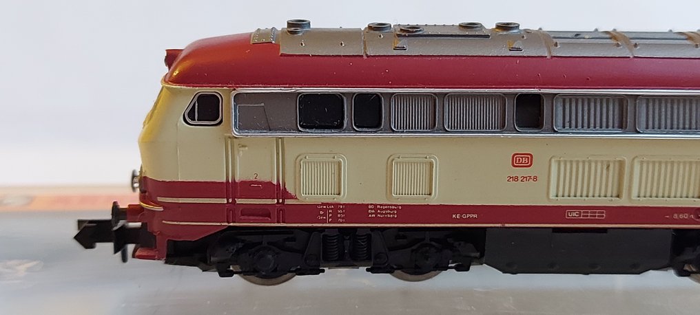 Arnold N - 2052 - Modellbahnlokomotive (1) - Diesellok BR 218 217-8 DB TEE rot/beige  #1.0