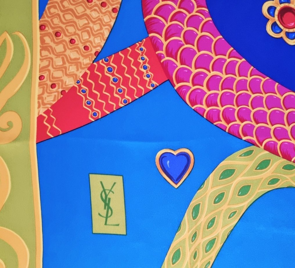 Yves Saint Laurent - Fular #2.1