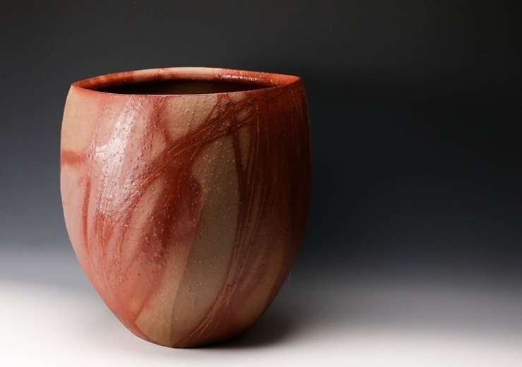 Bizen Hidasuki Wide-Mouth Flower Vase - Striking Red Linear Patterns - Stoneware - 山下譲治 Yamashita Joji (1947-) - Japan - 1900-2000 #1.0