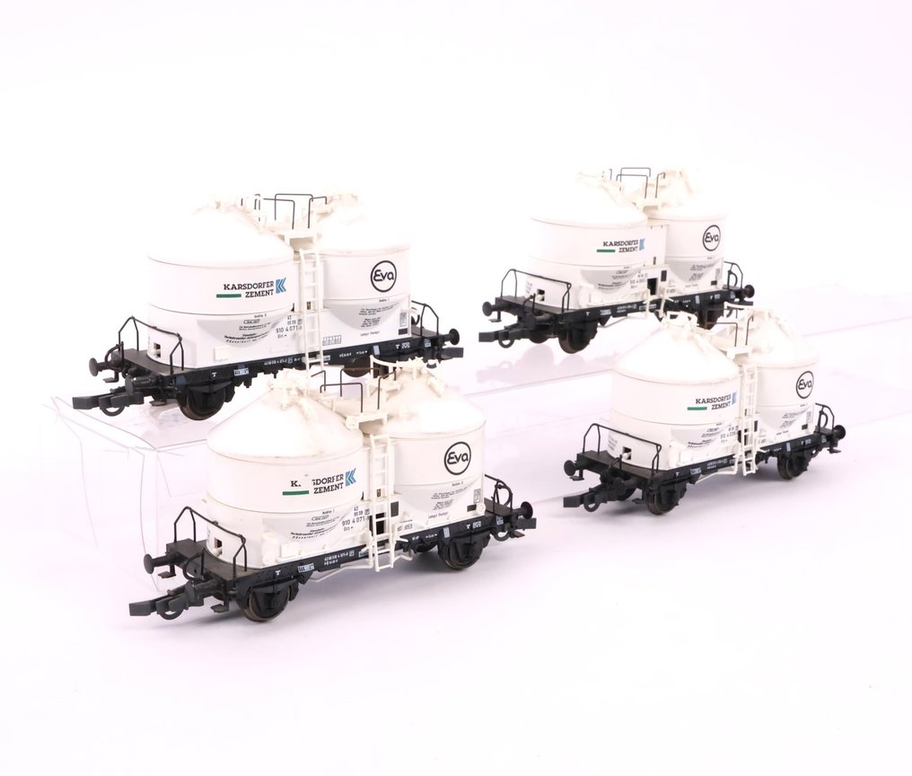 Roco H0 - Modellvonat teherfuvarozás (4) - Négy siló szállítójármű 'Karsdorfer Zement' - DB #1.0