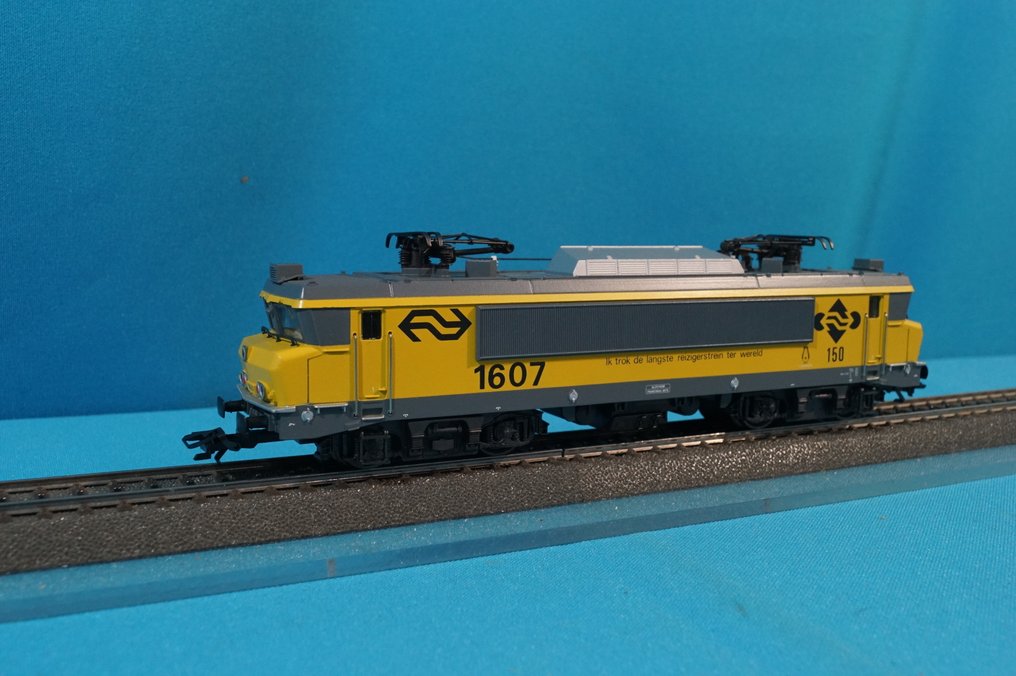 Märklin H0轨 - 3326 - 电力机车 (1) - 机车1607 Vlissingen 最长火车 - NS #1.0