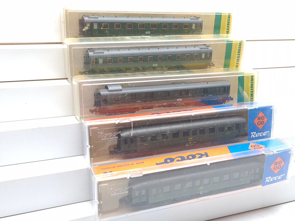 Minitrix, Roco N - 3125/3126/3127/02274C - Επιβατικό τρένο μοντελισμού (5) - 5 γαλλικά ταχεία επιβατικά βαγόνια. - SNCF #1.0