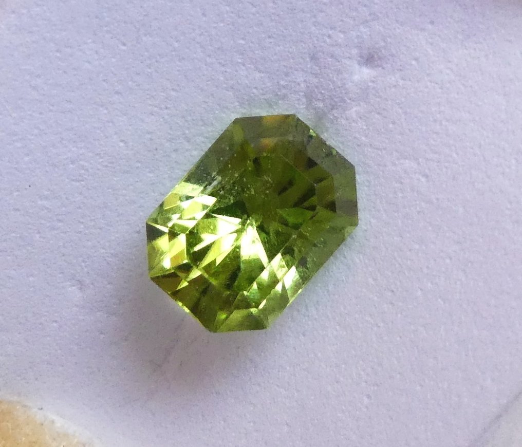 没有保留价 橄榄石  - 2.64 ct - 西班牙宝石学院（IGE） #2.1