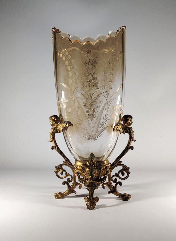 Maljakko -  art nouveau näyttävät kukkamaljakot  - metalli ja lasi #2.1